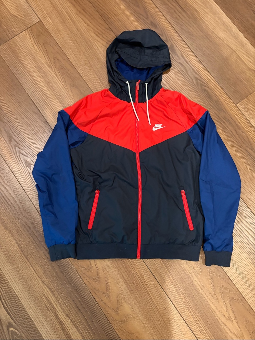 Nike Men’s Navy/Red/Blue Colorblock Hooded Windbreaker